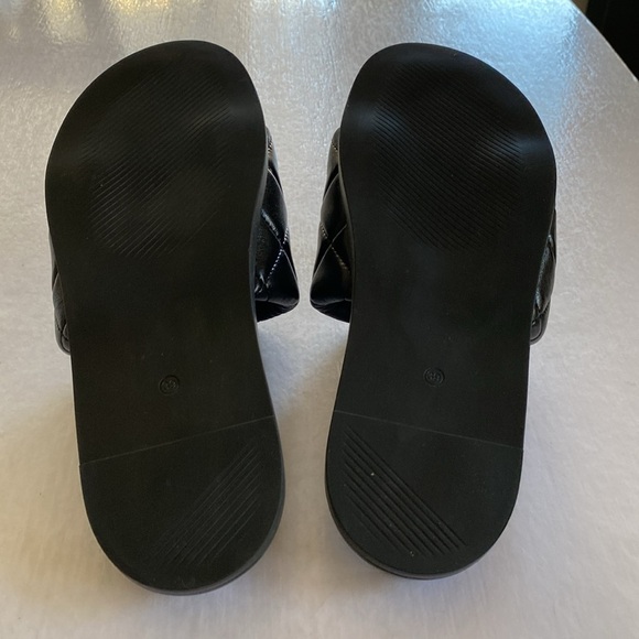 AVELLINI Women’s Black Cushion Slides Sandals Size 39 or 8 US - Picture 4 of 7
